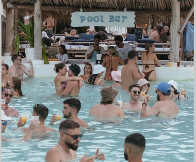 Unique Pool With Terrace For Investment In Downtown Dubai For Sale